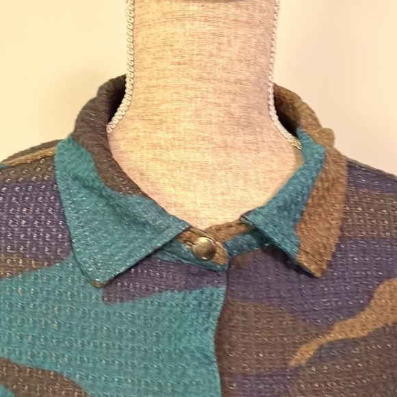 Ladies French Laundry button down long sleeve shirt NWT size large Camo print. - Picture 2 of 9